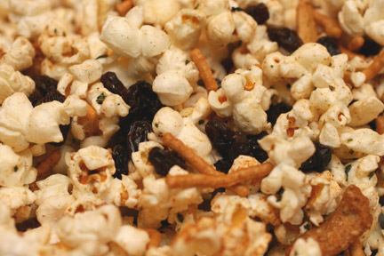 caraisin_mix California Raisins Five-Sice Popcorn Snack Mix